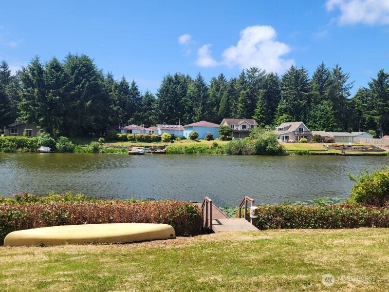 266 Overlake Street NE
