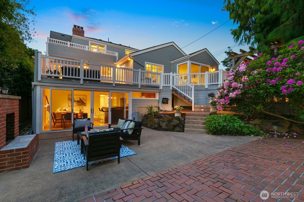 Photo of 3315 40th Avenue W, Seattle, WA 98199 (MLS # 2366892)