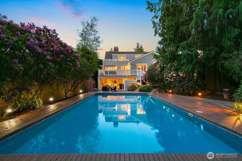 Photo of 3315 40th Avenue W, Seattle, WA 98199 (MLS # 2366892)