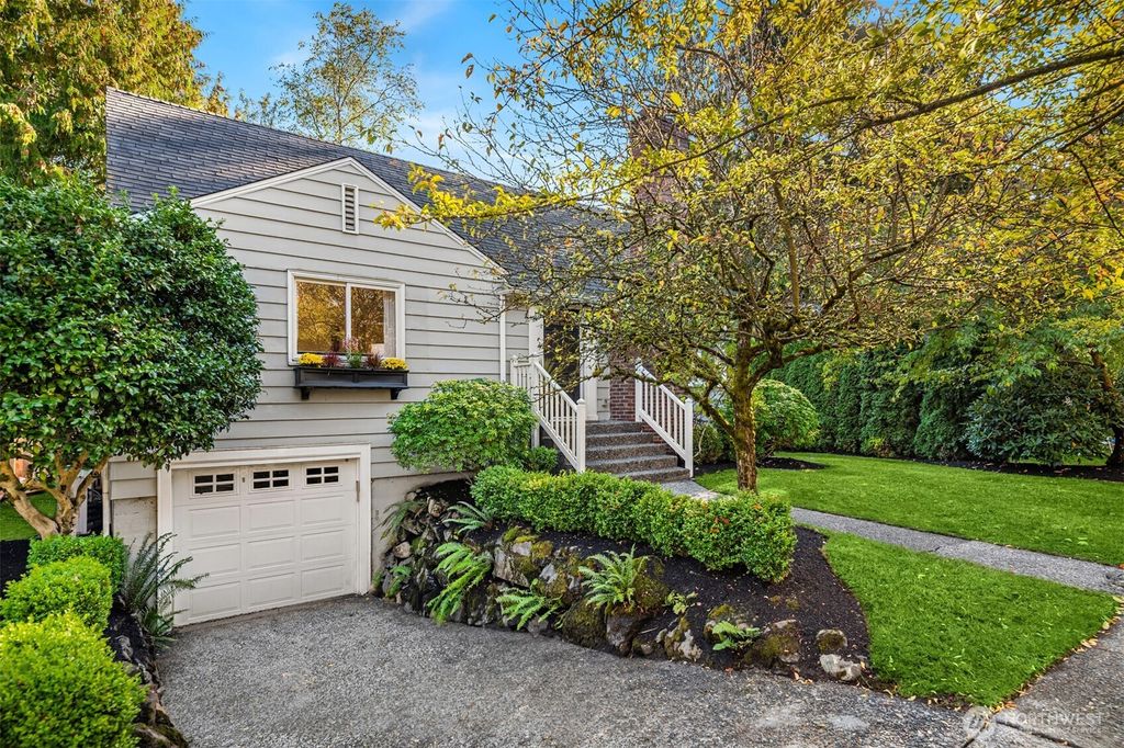 Photo of 8026 39th Avenue NE, Seattle, WA 98115 (MLS # 2443840)