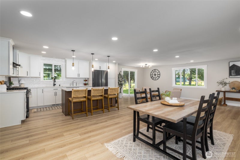 323 W King Tut Road