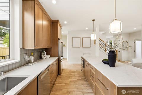 Photo of 315 SE Andrews Street, Issaquah, WA 98027 (MLS # 2542832)
