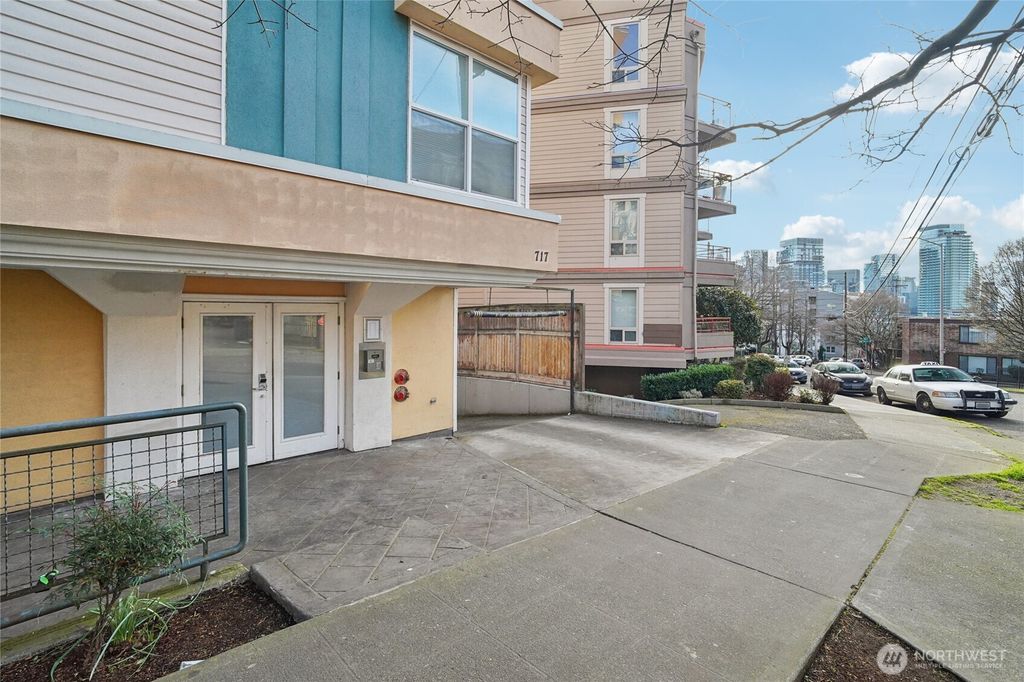 Photo of 717 E Denny Way #4B, Seattle, WA 98122 (MLS # 2485849)