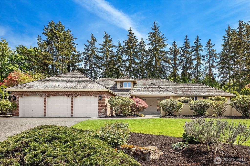Photo of 8531 Hunts Point Lane, Hunts Point, WA 98004 (MLS # 2516921)