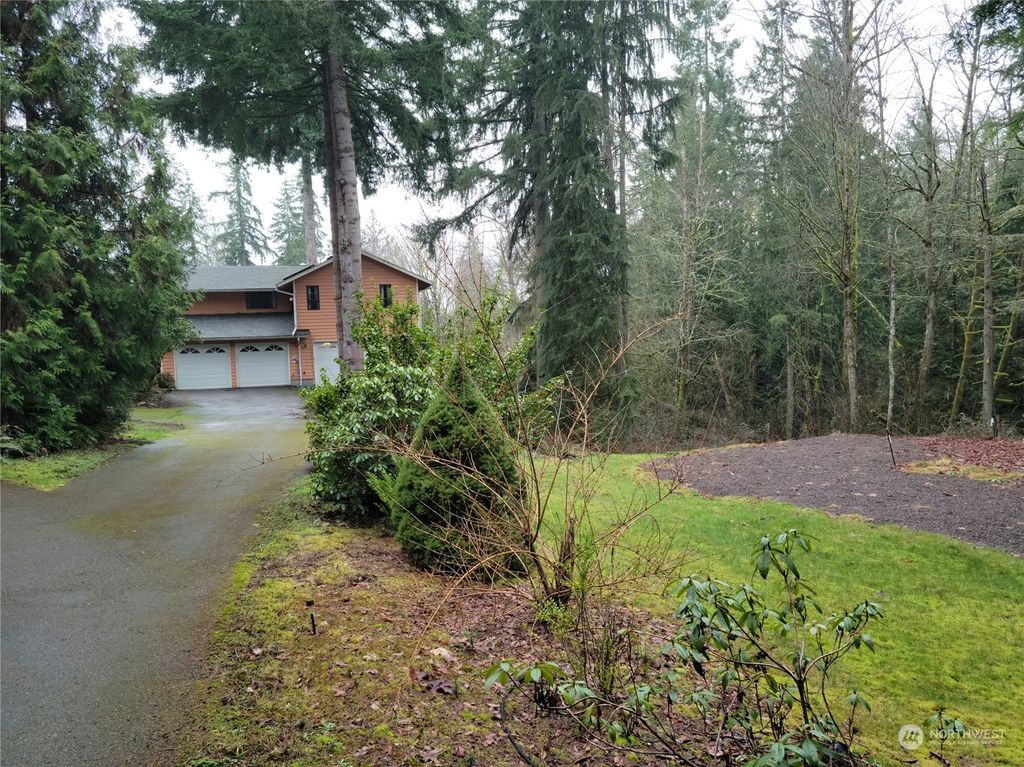 Photo of 14705 216th Avenue NE, Woodinville, WA 98077 (MLS # 2202867)