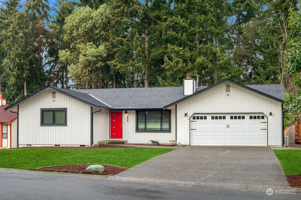 Photo of 1826 SW 353rd Place, Federal Way, WA 98023 (MLS # 2331706)