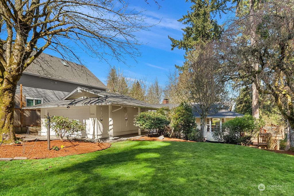 Photo of 16434 SE 42nd Place, Bellevue, WA 98006 (MLS # 2213159)