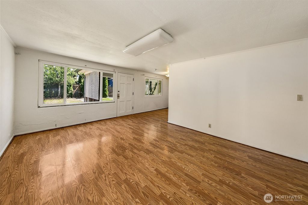 Photo of 11033 15th Avenue NE, Seattle, WA 98125 (MLS # 2371535)