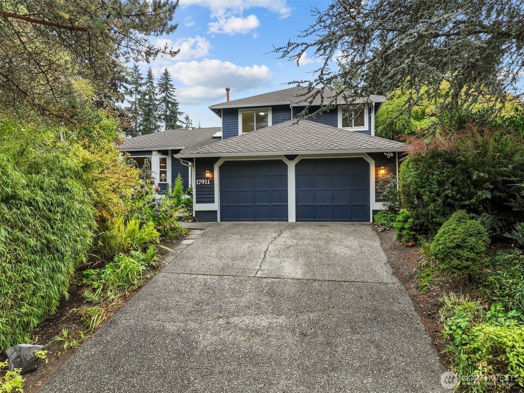 Photo of 17911 NE 101st Court, Redmond, WA 98052 (MLS # 2582160)