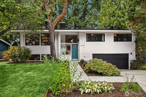 Photo of 5619 125th Avenue SE, Bellevue, WA 98006 (MLS # 2581801)