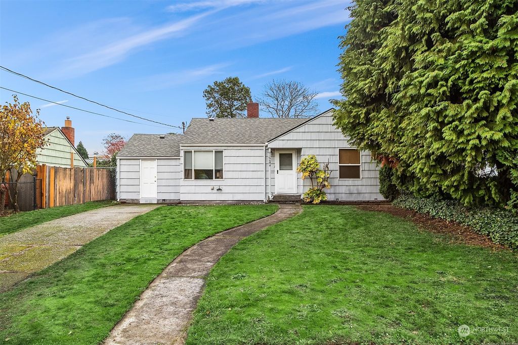 Photo of 16644 34th Avenue S, SeaTac, WA 98188 (MLS # 2185066)