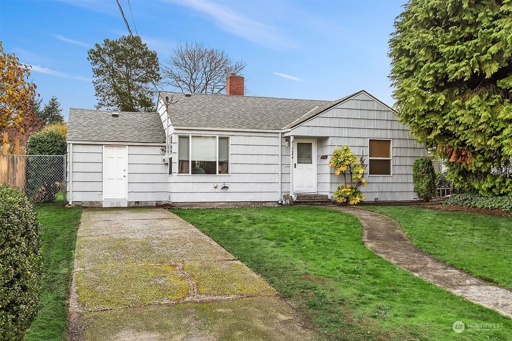 Photo of 16644 34th Avenue S, SeaTac, WA 98188 (MLS # 2185066)