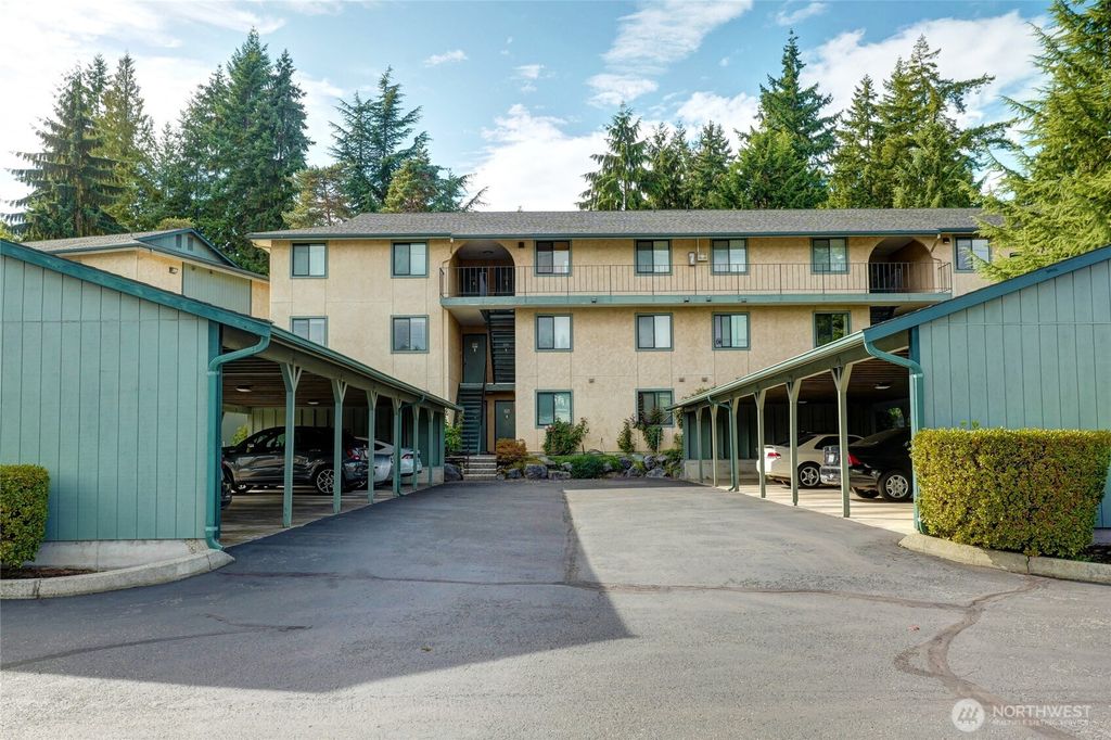 Photo of 14331 124th Avenue NE #C22, Kirkland, WA 98034 (MLS # 2468623)