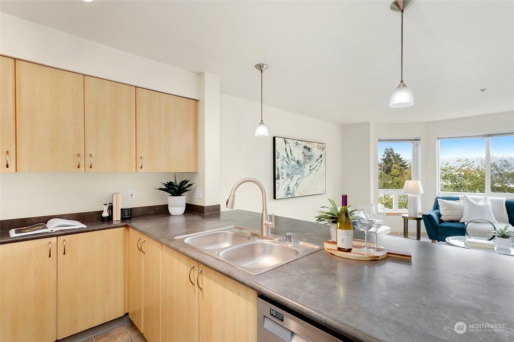 Photo of 812 5th Avenue N #305, Seattle, WA 98109 (MLS # 2304954)