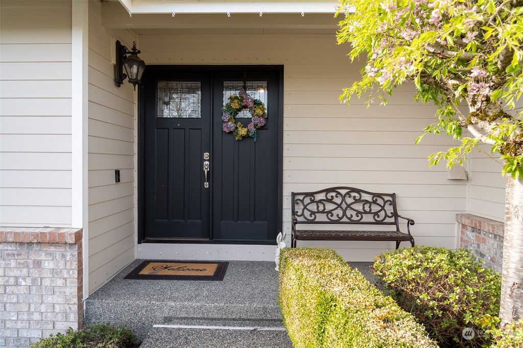 Photo of 15404 SE 66th Place, Bellevue, WA 98006 (MLS # 2060870)