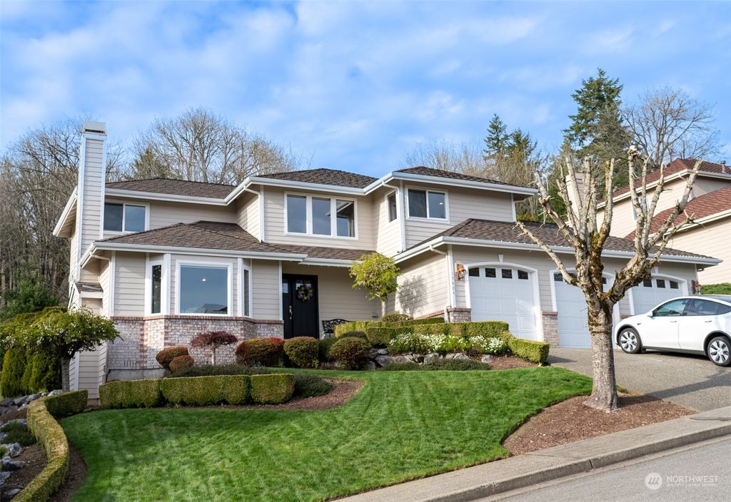 Photo of 15404 SE 66th Place, Bellevue, WA 98006 (MLS # 2060870)