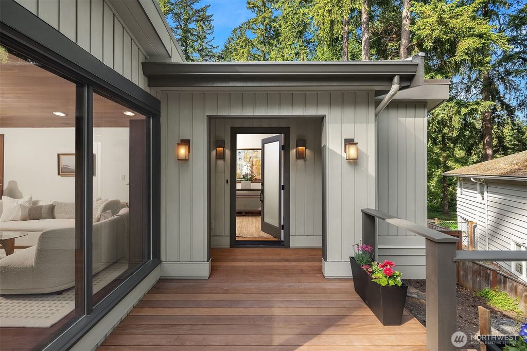 Photo of 10250 SE 21st Street, Bellevue, WA 98004 (MLS # 2466395)