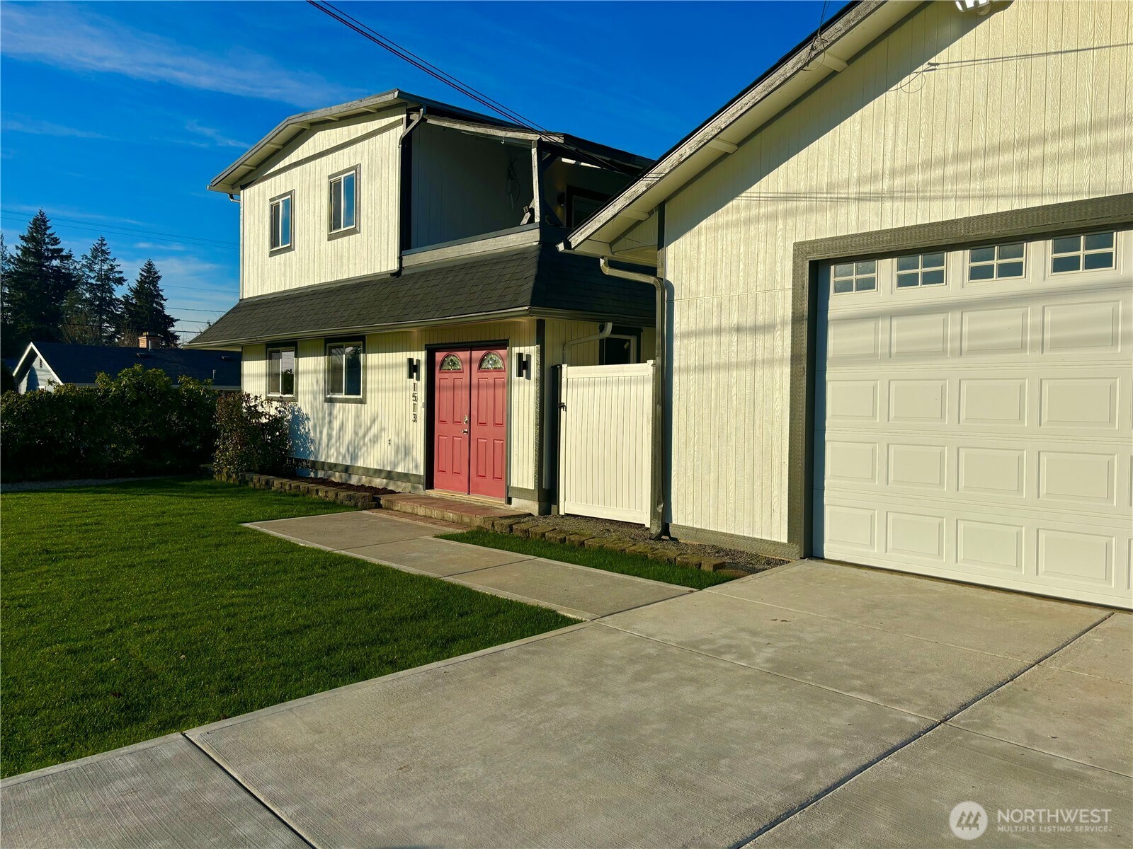 1513 Violet Meadow Street S