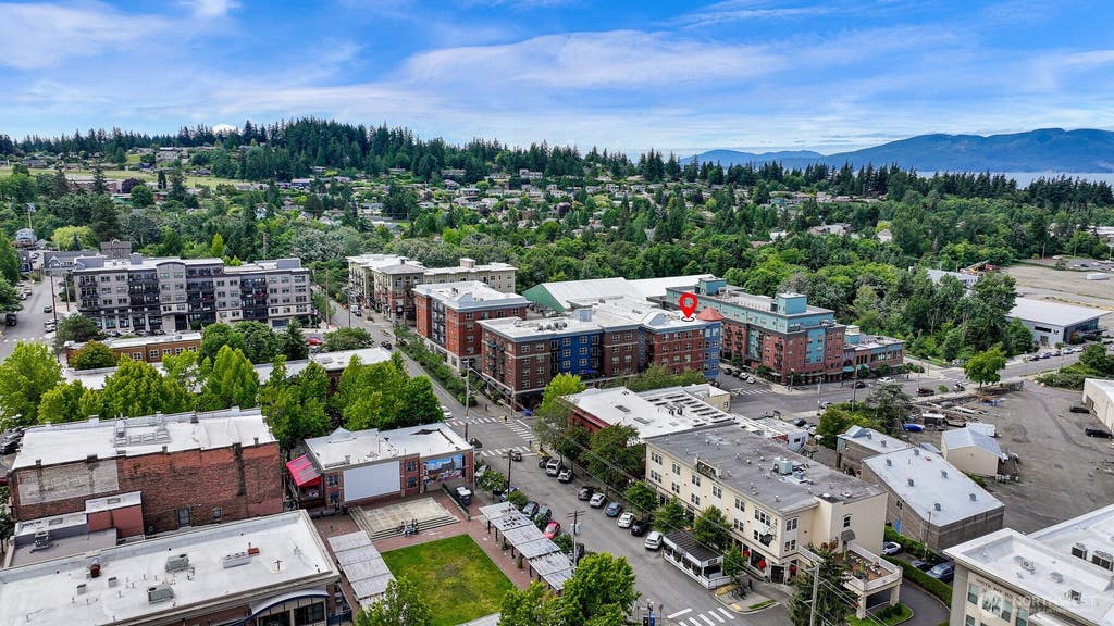 Photo of 960 Harris Avenue #305, Bellingham, WA 98225 (MLS # 2568871)