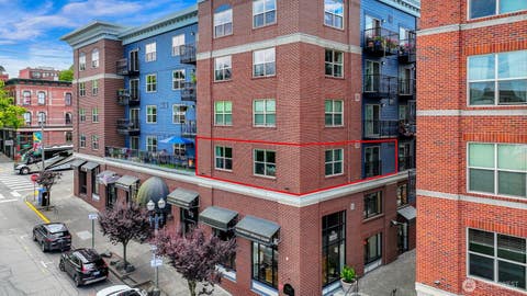 Photo of 960 Harris Avenue #305, Bellingham, WA 98225 (MLS # 2568871)