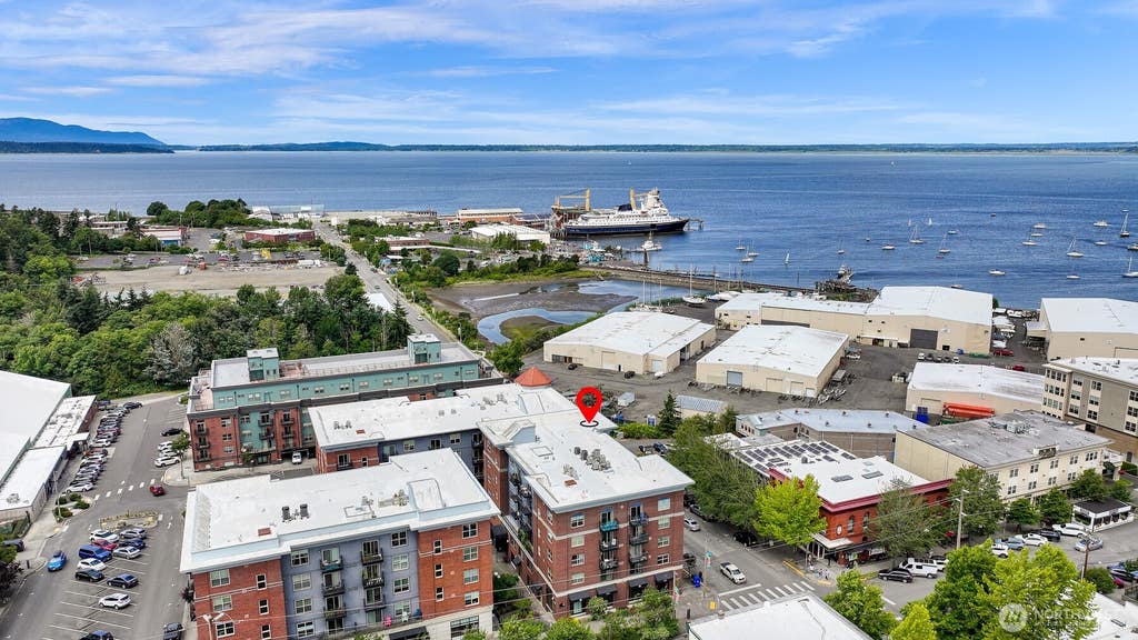 Photo of 960 Harris Avenue #305, Bellingham, WA 98225 (MLS # 2568871)