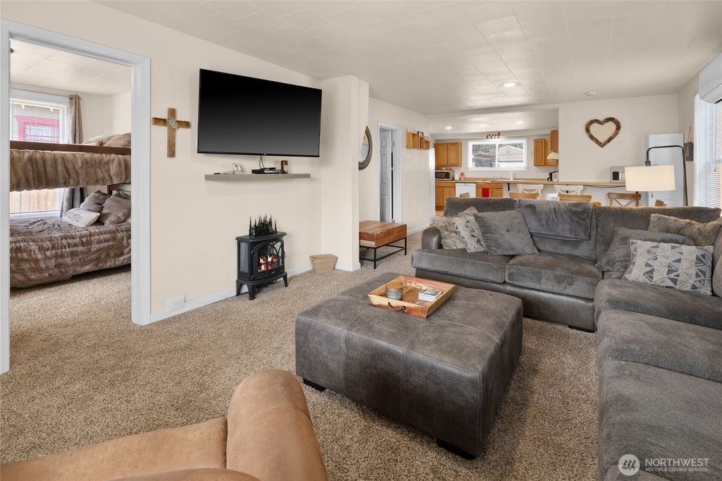 Photo of 210 3rd Street, Cle Elum, WA 98922 (MLS # 2453300)