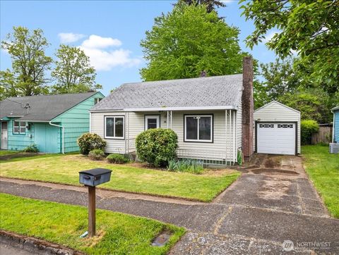 Photo of 1016 W Street, Vancouver, WA 98661 (MLS # 2515846)
