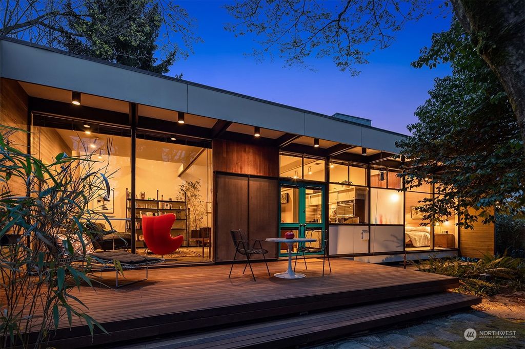 Photo of 1401 E Spring Street, Seattle, WA 98122 (MLS # 2215069)