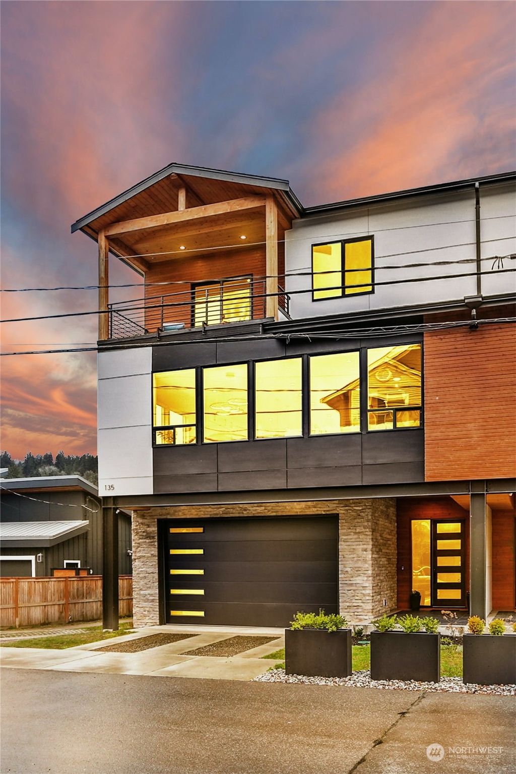 Photo of 135 1st Avenue NW, Issaquah, WA 98027 (MLS # 2038806)