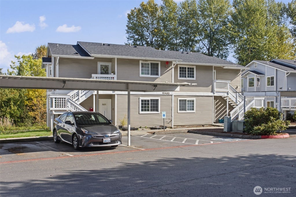 Photo of 12432 SE 272nd Place #B101, Kent, WA 98030 (MLS # 2590578)