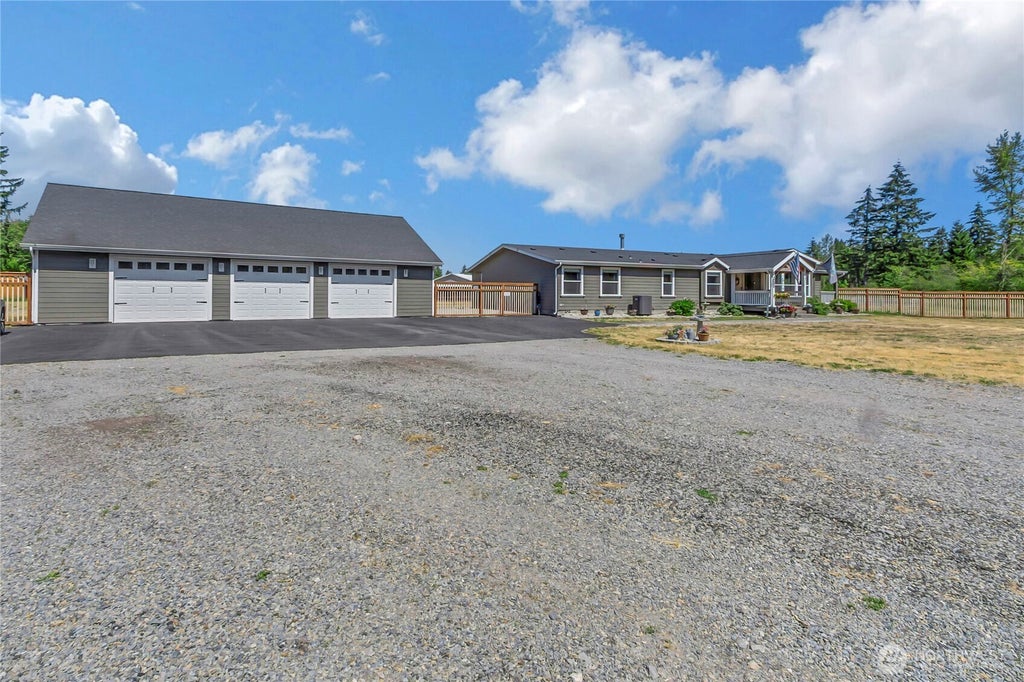 Photo of 14323 Herbert Lane SE, Yelm, WA 98597 (MLS # 2515756)