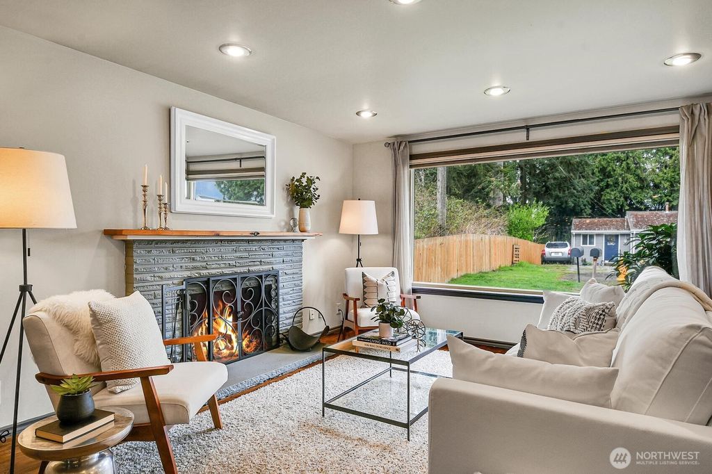 Photo of 1215 S 117th Street, Seattle, WA 98168 (MLS # 2353617)