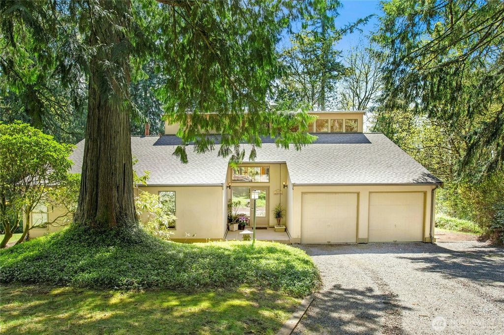 Photo of 12037 210th Place SE, Issaquah, WA 98027 (MLS # 2341733)