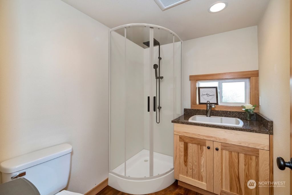 listing image 9369708564480954285