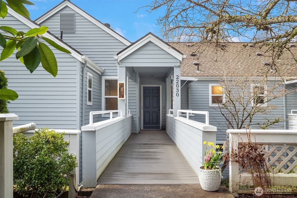 Photo of 22030 SE 40th Court, Issaquah, WA 98029 (MLS # 2486814)