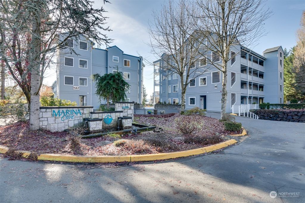 Photo of 6125 NE 175th Street #N201, Kenmore, WA 98028 (MLS # 2183143)