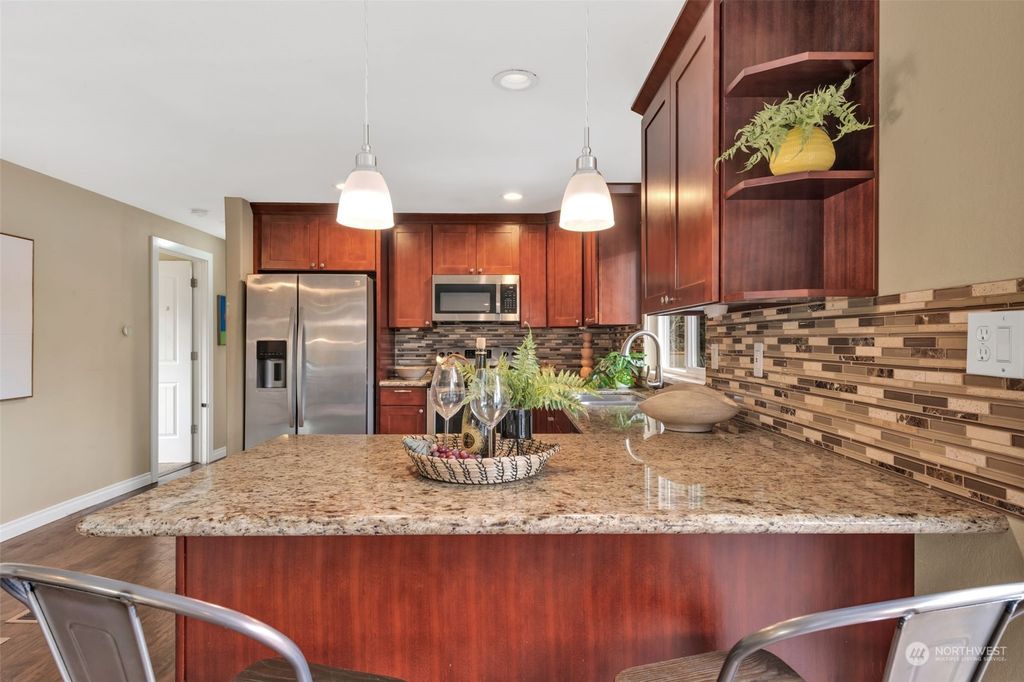 listing image 9365957824716773476