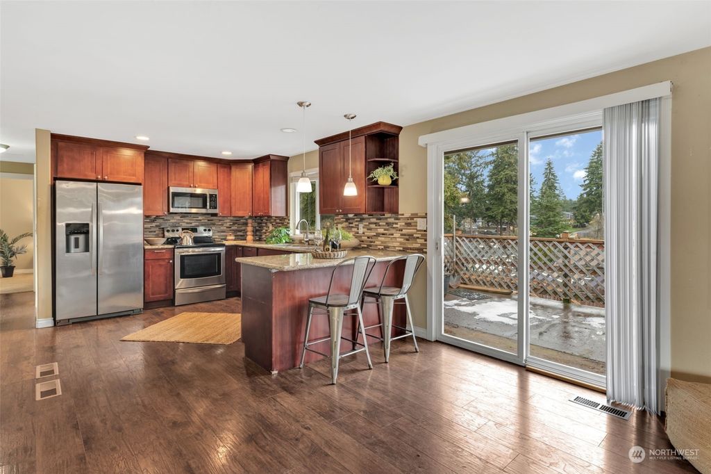 listing image 9366002948222679973
