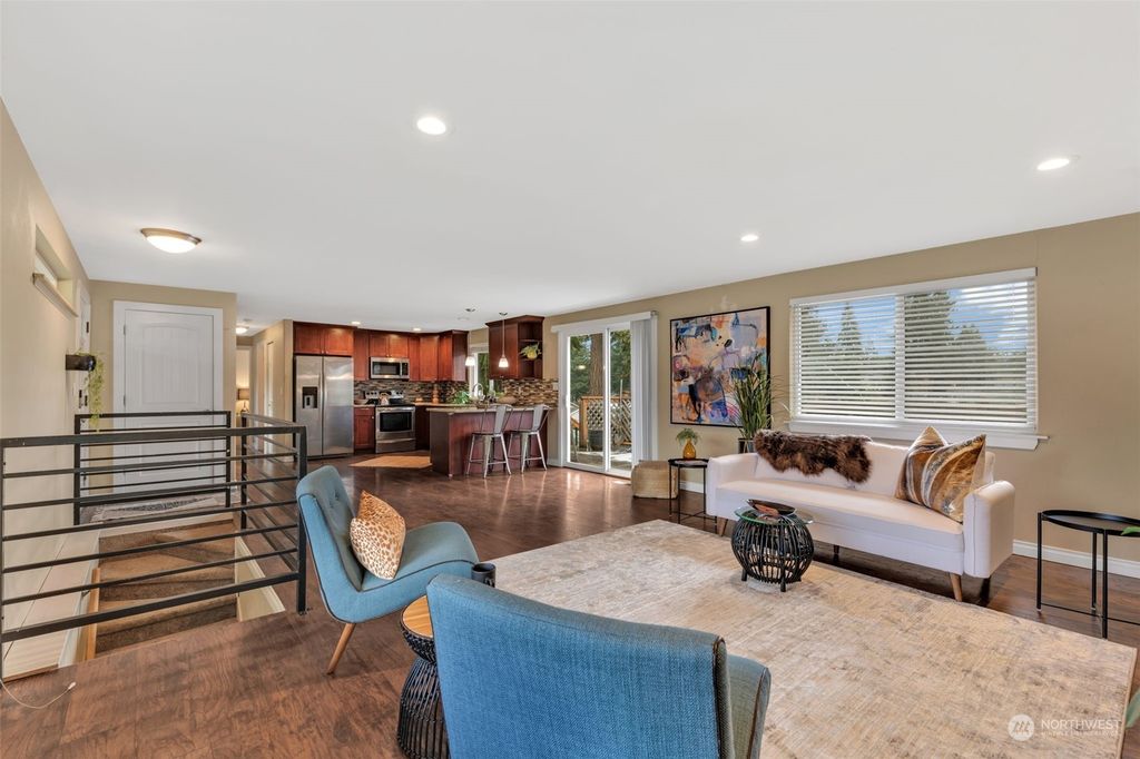 listing image 9366274858743136645