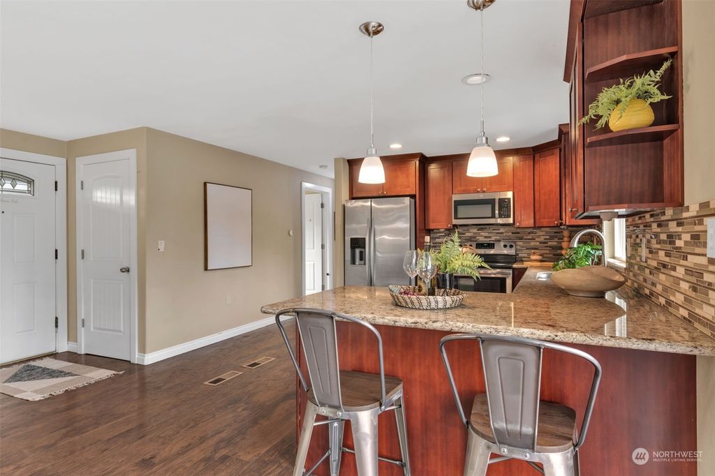 listing image 9362283379554084944