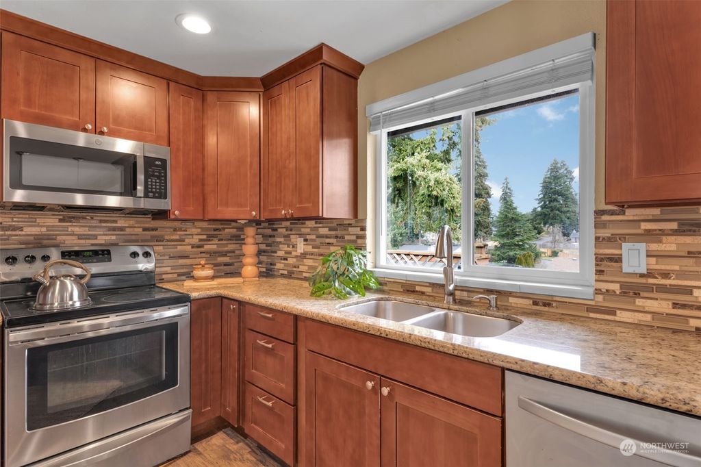 listing image 9368790859118329502