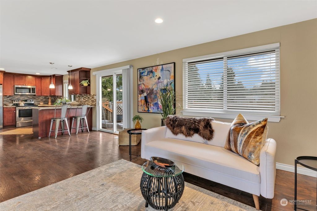 listing image 9364431656158556247