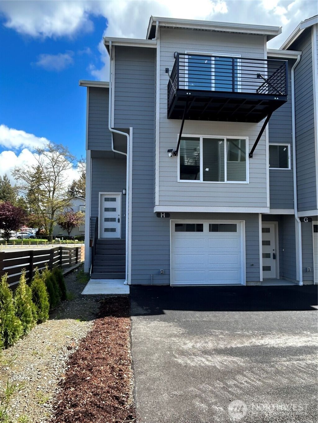 Photo of 13243 Ambaum Boulevard SW #C, Burien, WA 98146 (MLS # 2514779)