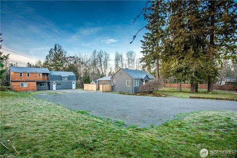 Photo of 604 98th Street S, Tacoma, WA 98444 (MLS # 2440036)