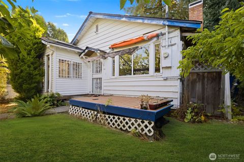 Photo of 327 24th Avenue E, Seattle, WA 98112 (MLS # 2435621)