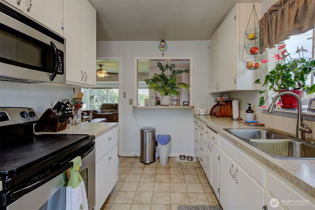 Photo of 2901 Sunset Highway, East Wenatchee, WA 98802 (MLS # 2522833)
