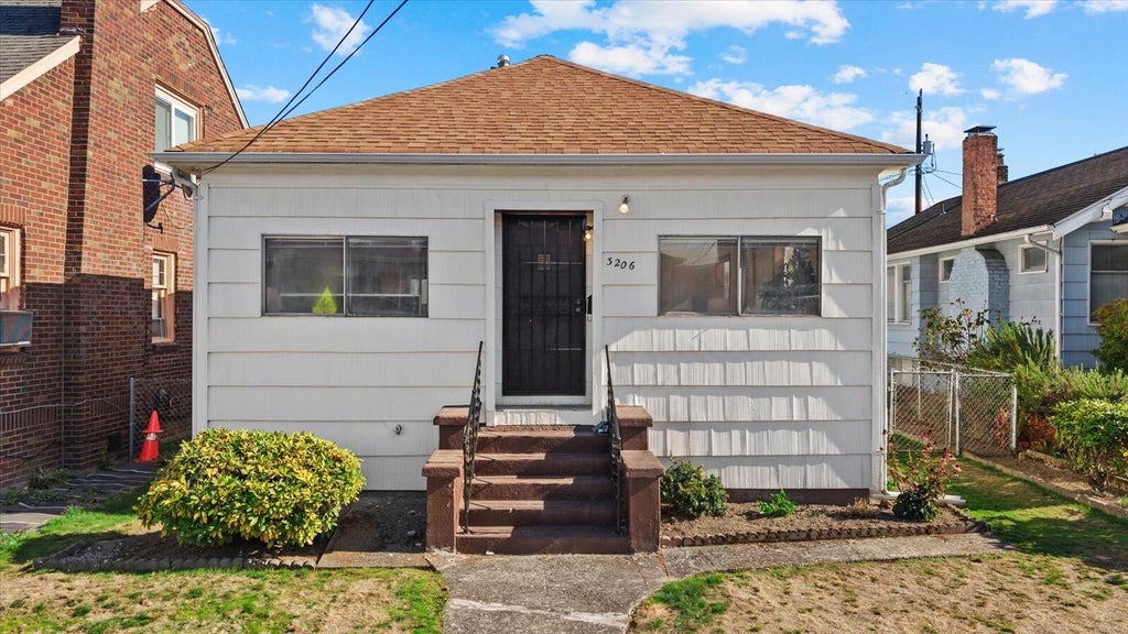 Photo of 3206 18th Avenue S, Seattle, WA 98144 (MLS # 2593193)