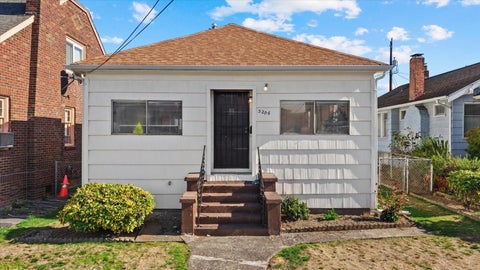 Photo of 3206 18th Avenue S, Seattle, WA 98144 (MLS # 2593193)