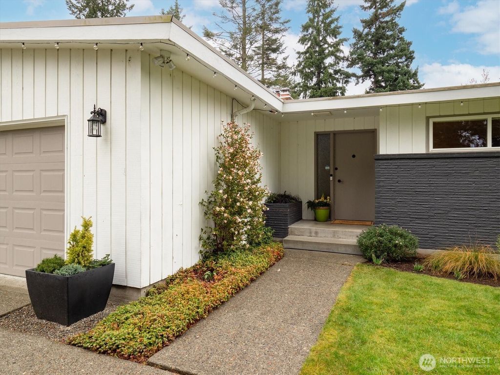 Photo of 13744 Ashworth Avenue N, Seattle, WA 98133 (MLS # 2494934)