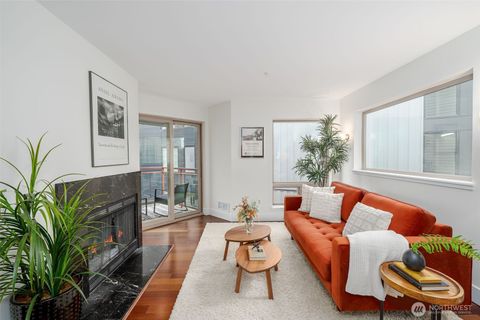Photo of 711 E Denny Way #306, Seattle, WA 98122 (MLS # 2515992)